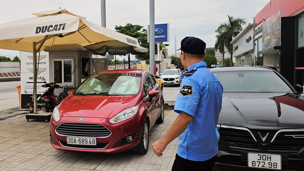 Dịch Vụ Bảo Vệ Chất Lượng Cao Cho Cửa Hàng 