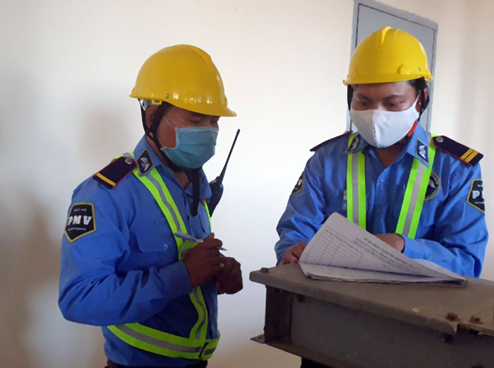 Giao Nhận Ca Trực của Nhân Viên Bảo Vệ
