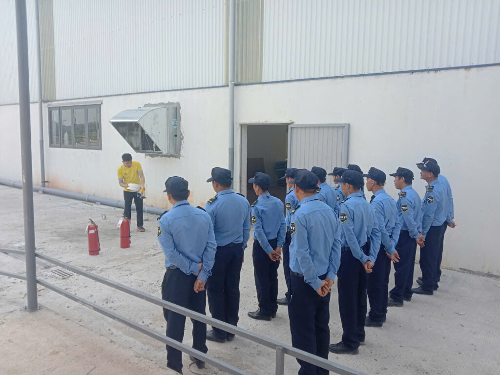 Đội ngũ nhân viên bảo vệ được học PCCC - Nội quy của Nhà máy