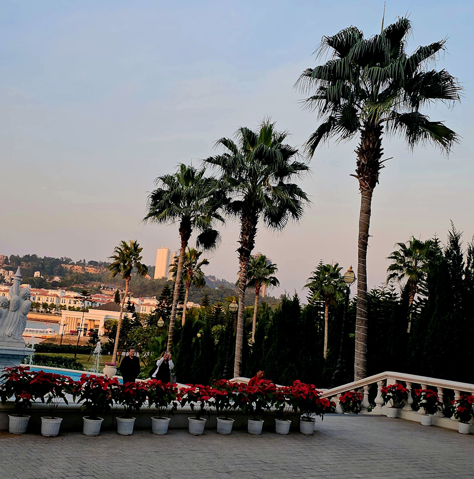 Vệ sĩ chuyên nghiệp đảm bảo an toàn cho doanh nhân nước ngoài du lịch tại Việt Nam