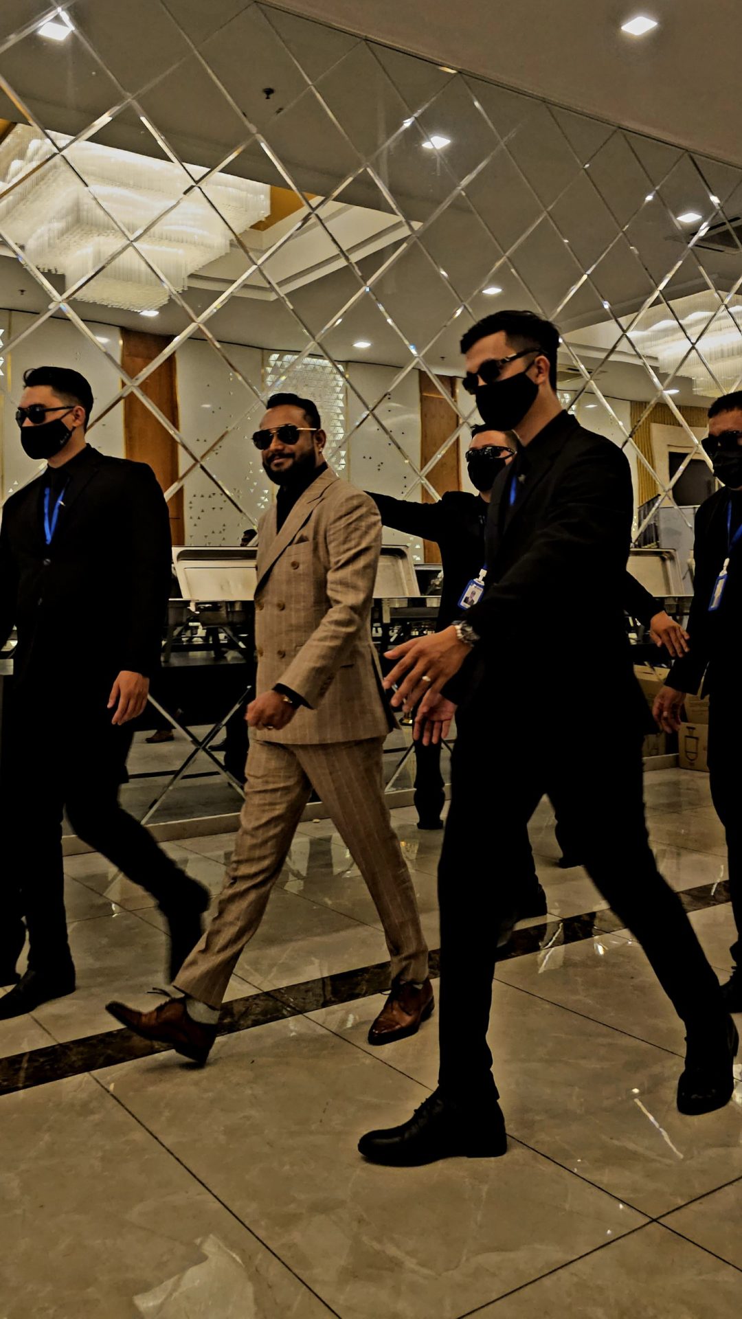 Vệ sĩ là lá chắn thép để bảo vệ cho thân chủ tránh mọi rắc rối và được an toàn